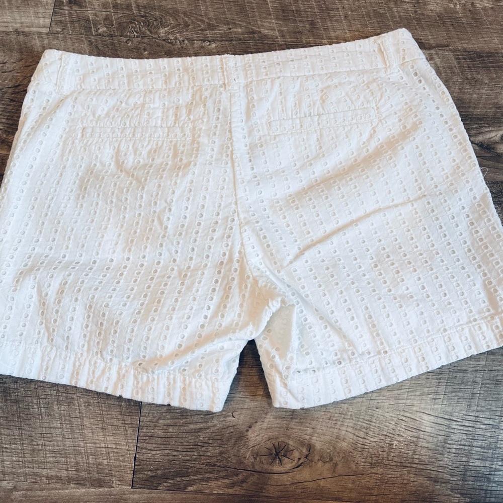 Merona Women's White Eyelet Lace Flat Front Chino Shorts Size 4 - Picture 6 of 7